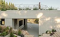 001-lookout-house-exposed-concrete-meets-natural-light.jpg