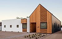 001-pleats-innovating-courtyard-living-in-arizonas-landscape.jpg