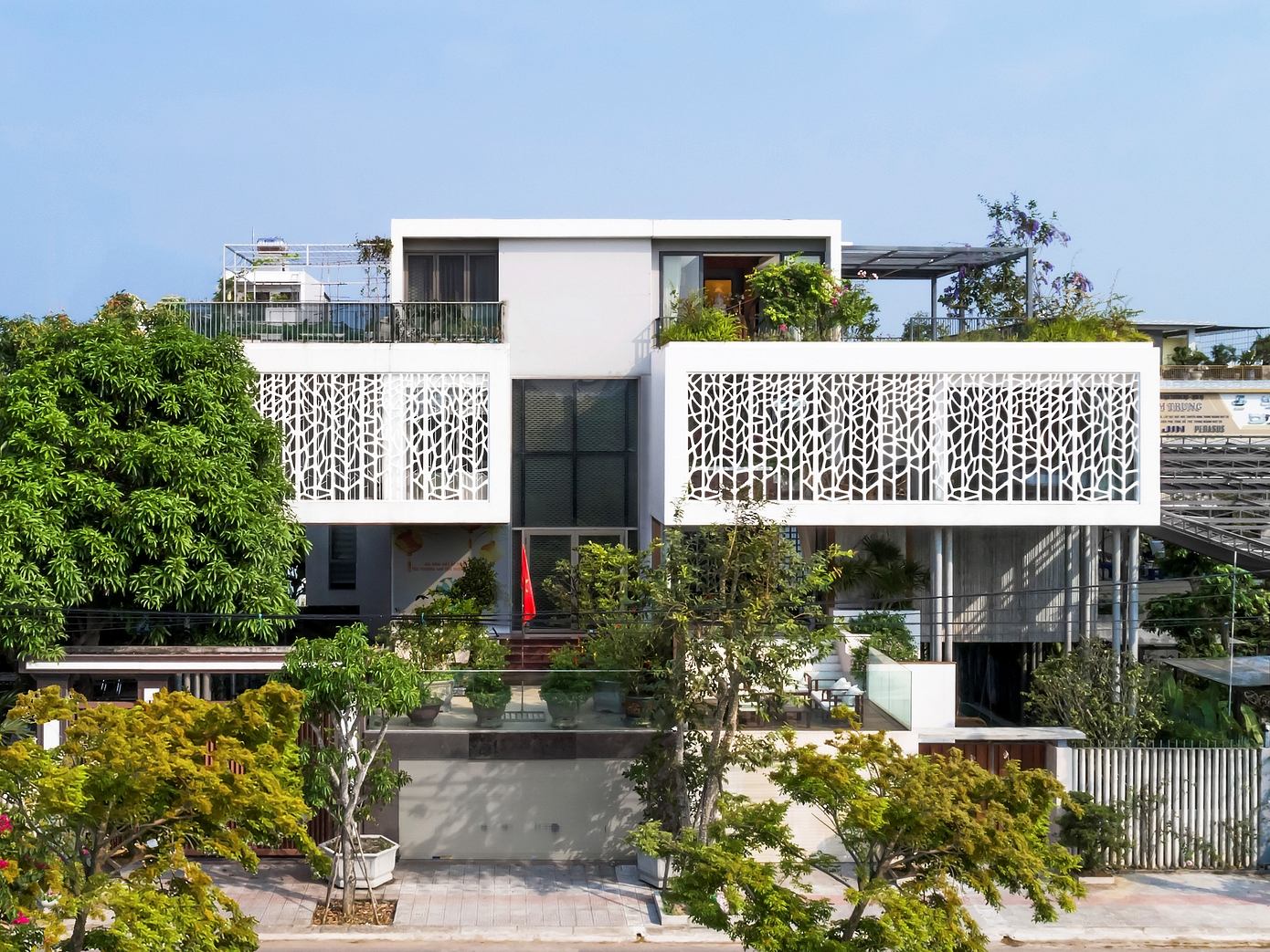 The Twin Villas: How Huni Architectes Redefined Modern Living