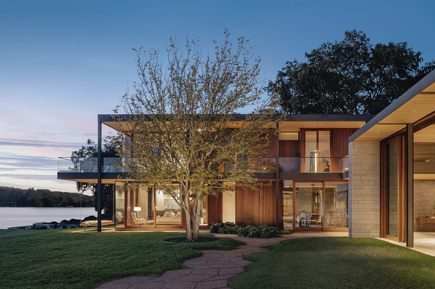 Water’s Edge Residence: Sustainable Design in Hot, Humid Texas Climate