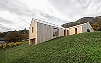 002-habitat-l-a-modern-twist-on-traditional-mountain-houses.jpg