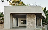 002-lookout-house-exposed-concrete-meets-natural-light.jpg