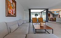 002-luxury-prefabricated-house-inside-madrids-oasis-of-sophistication.jpg