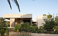 002-november-house-integrating-nature-and-design-in-valencia.jpg