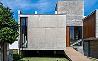 003-casa-patio-the-art-of-utilizing-concrete-in-contemporary-homes.jpg