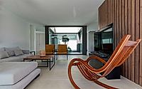 003-luxury-prefabricated-house-inside-madrids-oasis-of-sophistication.jpg