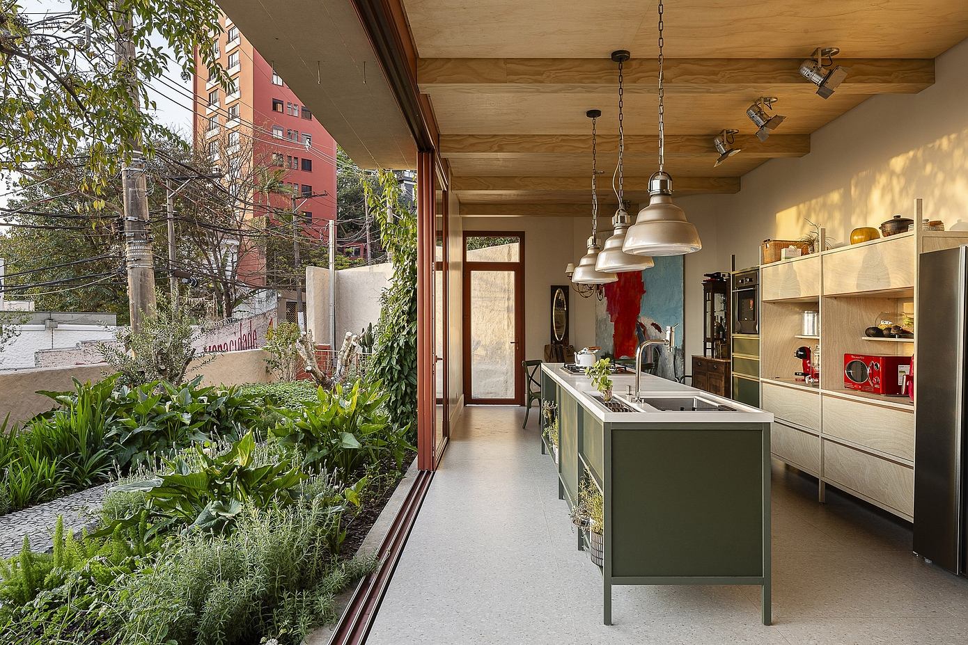 Handcrafted Nelore Bull Liquor Dispenser - 2L Animal Shaped Decanter For Scotch, Whiskey, Vodka | Brazilian Home Bar Decor