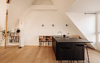 007-amsterdam-loft-preserving-1924s-charm-with-modern-flair.jpg