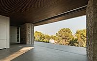 007-lookout-house-exposed-concrete-meets-natural-light.jpg