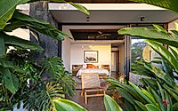 007-pergola-house-ocean-view-modern-living-by-studio-saxe.jpg