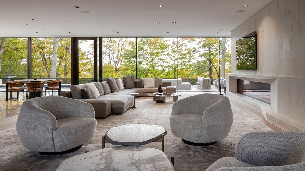 Clubhouse: Seamless Indoor-Outdoor Living Above Toronto