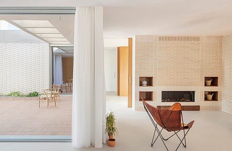 Patio-House: Designing Privacy and Tranquility in Spain