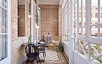 010-a-refined-eixample-apartment-redefinition-modern-meets-classic.jpg