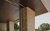 011-lookout-house-exposed-concrete-meets-natural-light.jpg