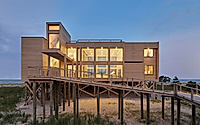 012-large-house-rethink-revamped-oceanfront-home-in-fire-island.jpg