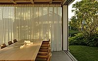 012-lua-house-modern-family-retreat-architecture-in-brazil.jpg