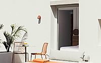 014-hotel-in-kamari-a-modern-take-on-traditional-greek-hotel-design.jpg