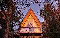 015-bunkie-on-the-hill-rustic-retreat-in-muskokas-forest.jpg