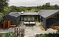 015-courtyard-house-revolutionizing-suburban-family-living-in-mill-valley.jpg