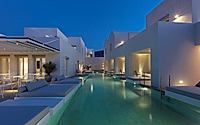 018-hotel-in-kamari-a-modern-take-on-traditional-greek-hotel-design.jpg