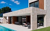 018-luxury-prefabricated-house-inside-madrids-oasis-of-sophistication.jpg