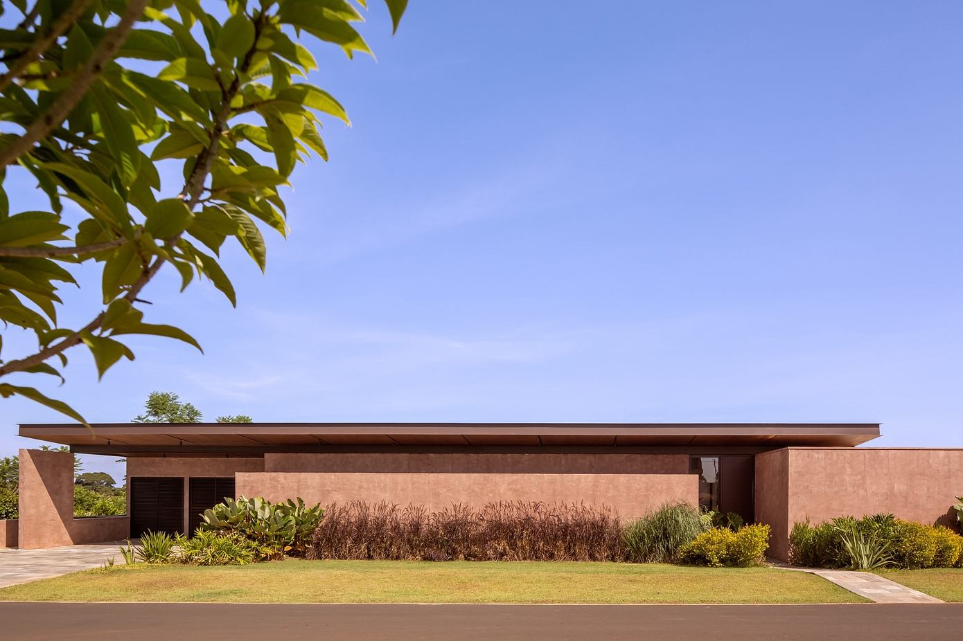 Casa Manacá: Exploring VAGA Arquitetura’s Innovative House Design