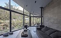 001-el-montanes-perched-on-cerro-del-cobre-a-modern-chilean-retreat.jpg