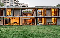 001-residential-villa-embracing-urban-greenery-in-ahmedabads-captivating-abode.jpg