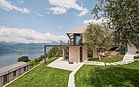 001-villa-vela-reimagining-lakeside-living-in-torri-del-benaco.jpg