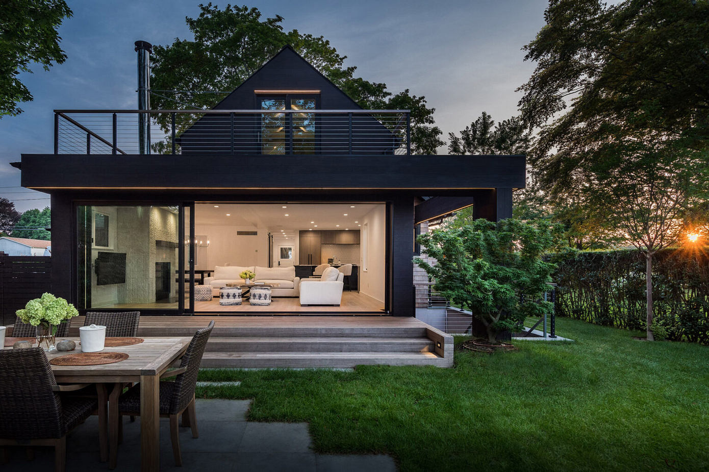 Corwith Residence: Blurring Indoor-Outdoor Living in New York