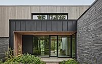 002-maison-shefford-modern-retreat-blending-nature-architecture.jpg
