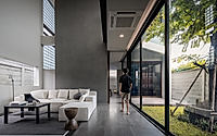 002-mng-courtyard-house-designing-for-limited-space-in-bangkok.jpg