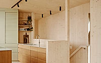 004-flesaasveien-elegant-timber-villas-nestled-in-oslo.jpg