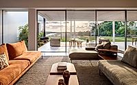 005-courtyard-villa-warm-and-inviting-family-home-in-israel.jpg