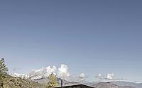 006-el-montanes-perched-on-cerro-del-cobre-a-modern-chilean-retreat.jpg