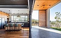 006-endless-view-minimalist-house-design-in-golan-heights.jpg