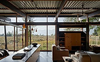 006-logan-pavilion-wyoming-home-blends-modern-and-rustic.jpg