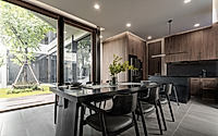 006-mng-courtyard-house-designing-for-limited-space-in-bangkok.jpg