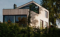 007-flesaasveien-elegant-timber-villas-nestled-in-oslo.jpg