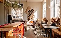 007-snidanishna-discover-ukraines-cozy-cafe-design-oasis.jpg