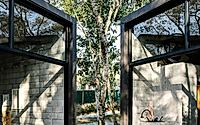 008-casa-trem-exploring-the-organic-design-of-a-brazilian-home.jpg