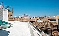 008-house-in-the-jewish-quarter-of-seville-transforming-an-18th-century-abode.jpg