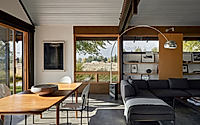 008-logan-pavilion-wyoming-home-blends-modern-and-rustic.jpg