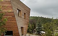009-crest-haus-exploring-klimas-modern-mountain-retreat.jpg