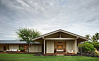 010-hale-kiawe-minimalist-hawaiian-home-inspired-by-vastu-shastra.jpg