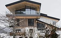 011-house-with-a-crown-bringing-nature-into-an-attic-loft-in-austria.jpg
