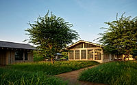 012-hale-kiawe-minimalist-hawaiian-home-inspired-by-vastu-shastra.jpg