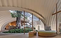 012-holiday-inns-samui-lobby-embracing-coconut-shell-inspiration.jpg