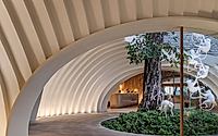013-holiday-inns-samui-lobby-embracing-coconut-shell-inspiration.jpg