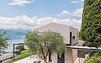 013-villa-vela-reimagining-lakeside-living-in-torri-del-benaco.jpg